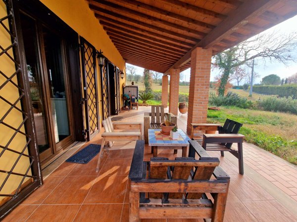 casa indipendente in vendita ad Amelia