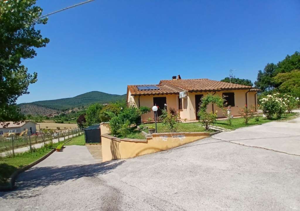 casa indipendente in vendita ad Amelia