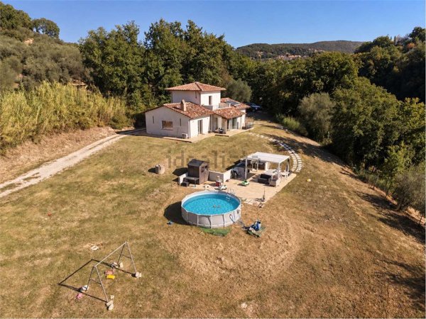 casa indipendente in vendita ad Amelia