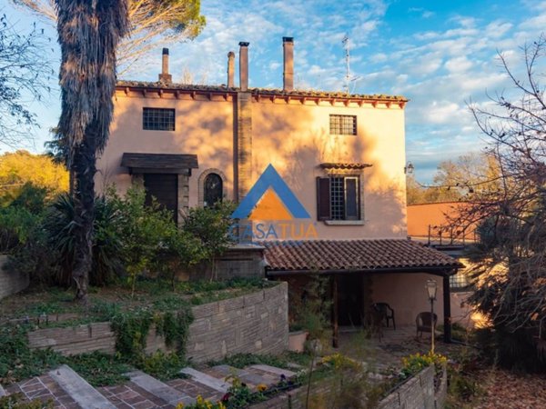 casa indipendente in vendita ad Amelia