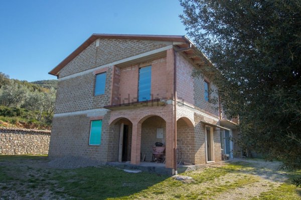 casa indipendente in vendita ad Amelia