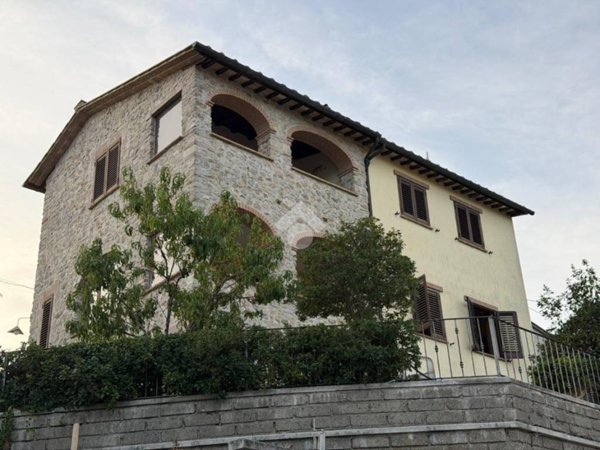 casa indipendente in vendita ad Amelia
