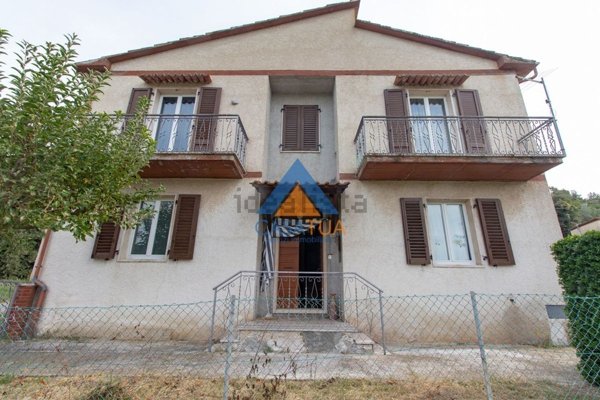 casa indipendente in vendita ad Amelia
