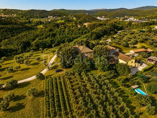 casa indipendente in vendita ad Amelia