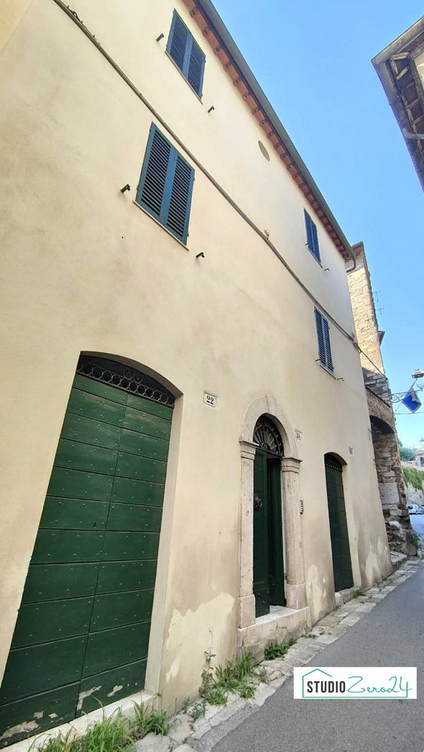casa indipendente in vendita ad Amelia