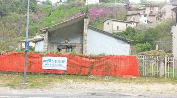 casa indipendente in vendita ad Arrone in zona Castiglioni