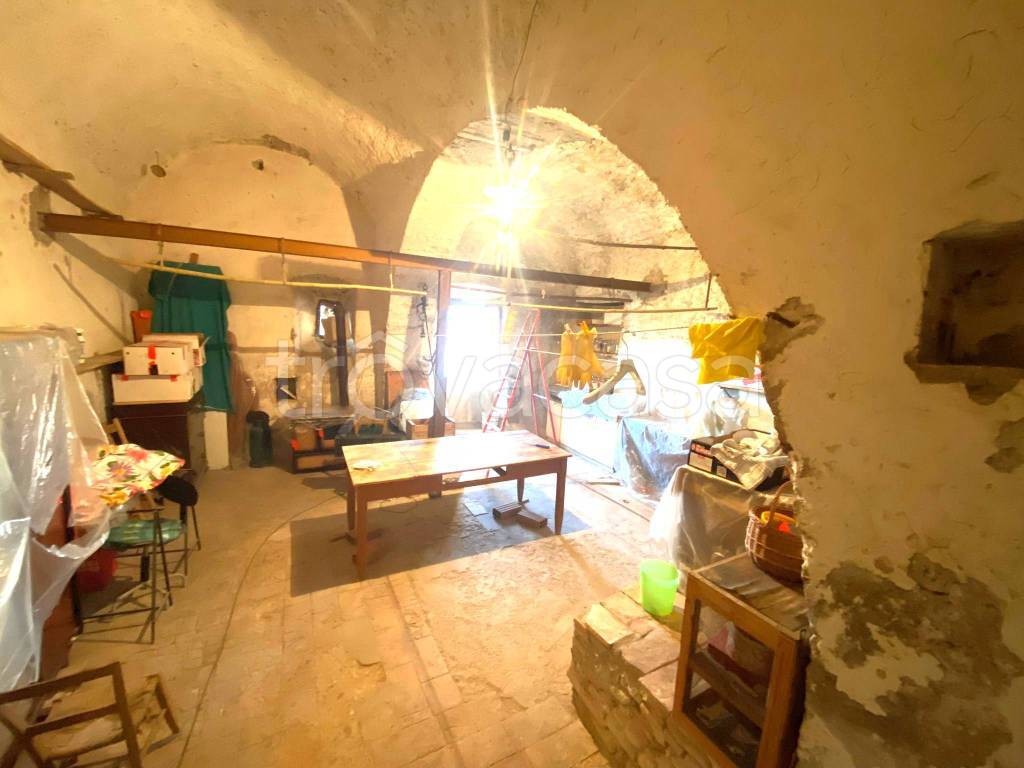 appartamento in vendita ad Arrone in zona Casteldilago