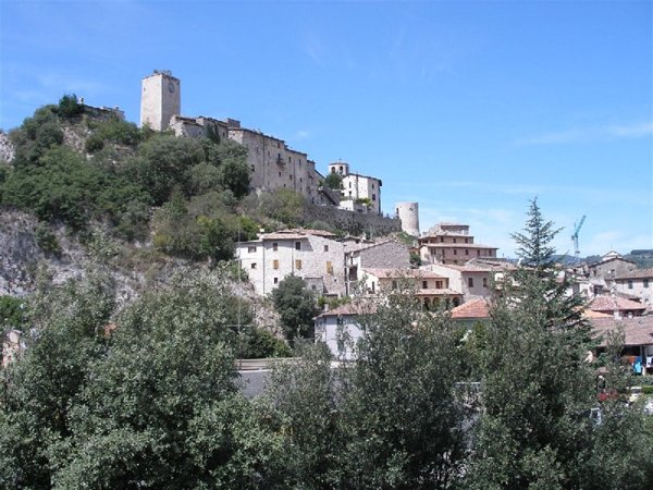 appartamento in vendita ad Arrone