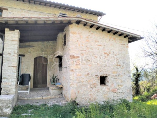 casa indipendente in vendita ad Arrone in zona Castiglioni