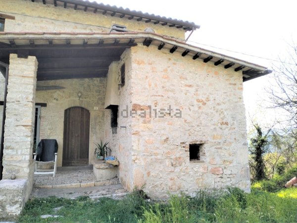 appartamento in vendita ad Arrone in zona Castiglioni