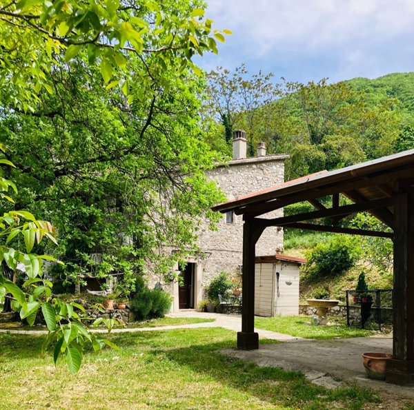 casa indipendente in vendita ad Arrone