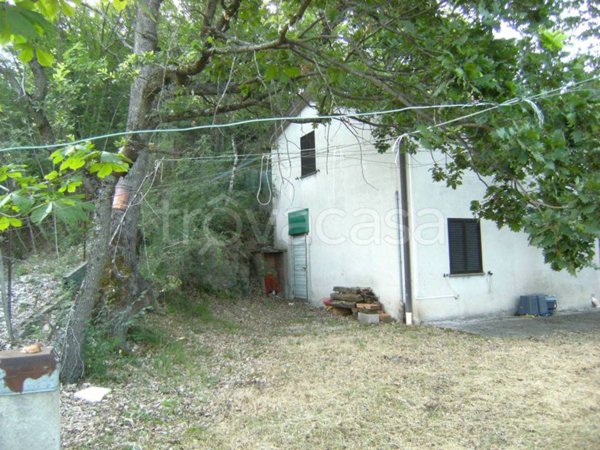 casa indipendente in vendita ad Arrone