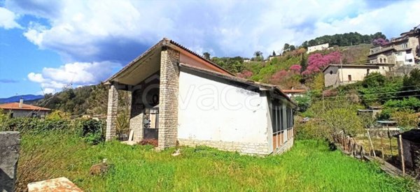 casa indipendente in vendita ad Arrone in zona Castiglioni