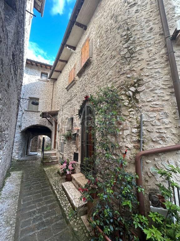 appartamento in vendita ad Arrone