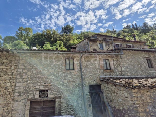 appartamento in vendita ad Arrone in zona Castiglioni