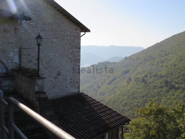 appartamento in vendita ad Arrone
