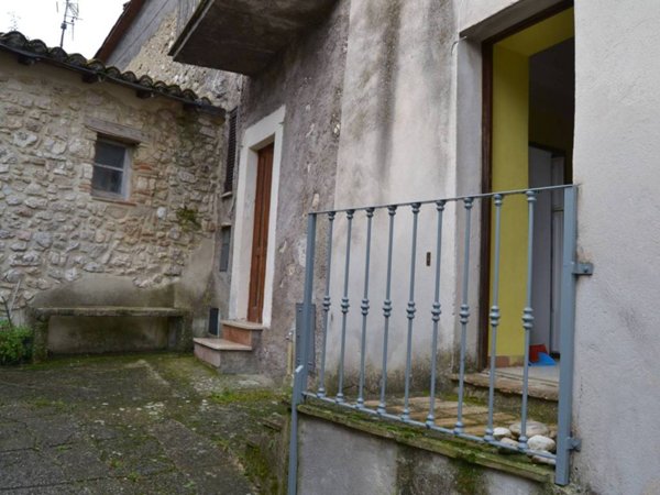 casa indipendente in vendita ad Arrone