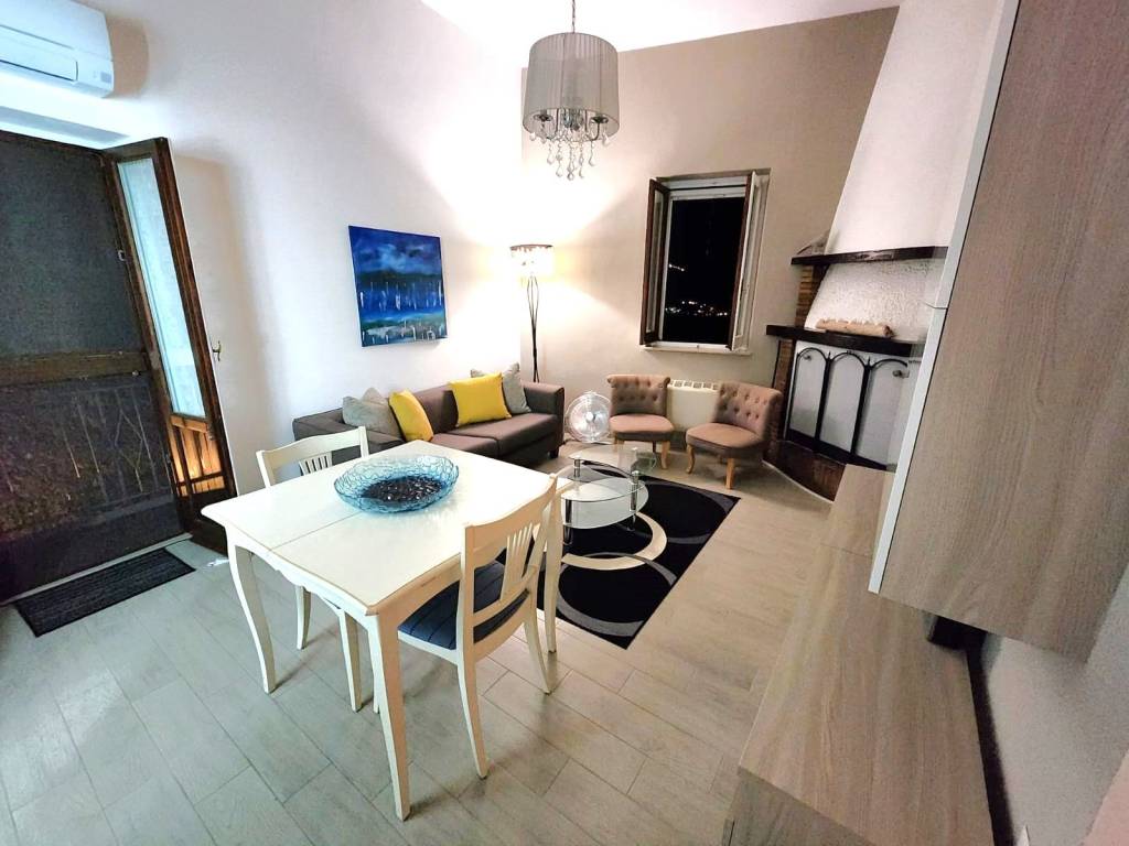 appartamento in vendita ad Arrone in zona Casteldilago
