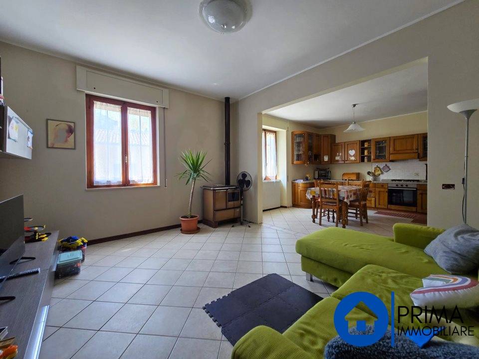 casa indipendente in vendita ad Arrone in zona Valleludra