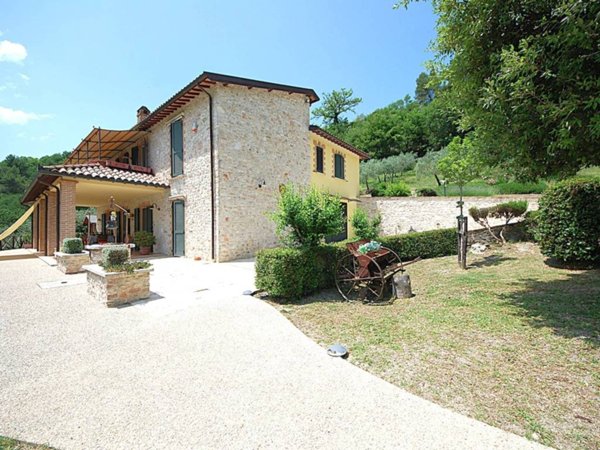 casa indipendente in vendita ad Arrone