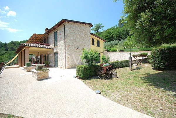 casa indipendente in vendita ad Arrone