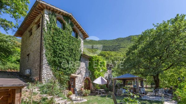 casa indipendente in vendita ad Arrone