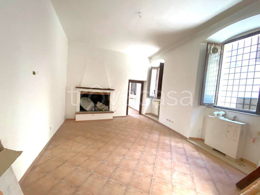appartamento in vendita ad Arrone