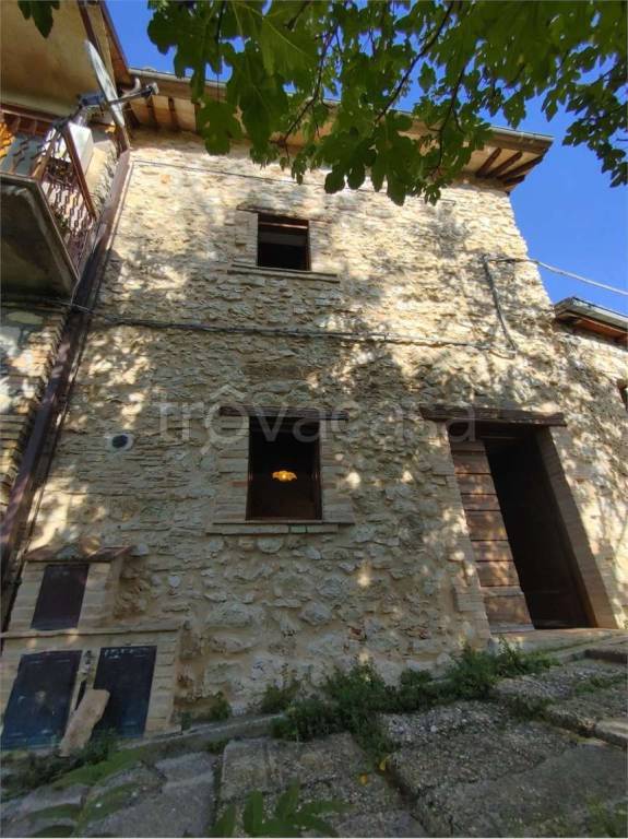 casa indipendente in vendita ad Arrone