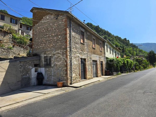 casa indipendente in vendita ad Arrone