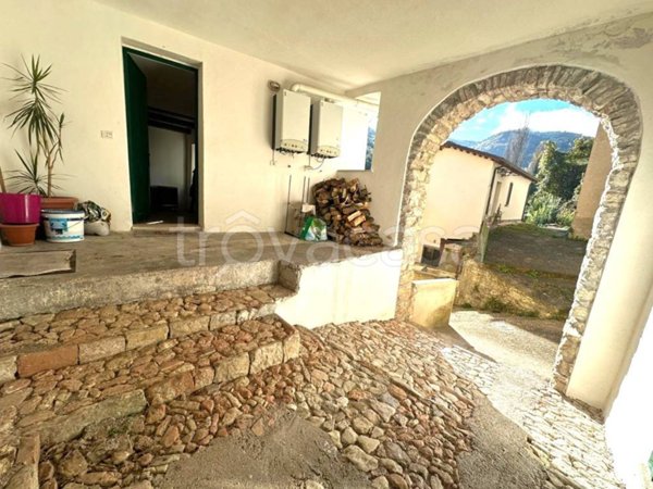 appartamento in vendita ad Arrone