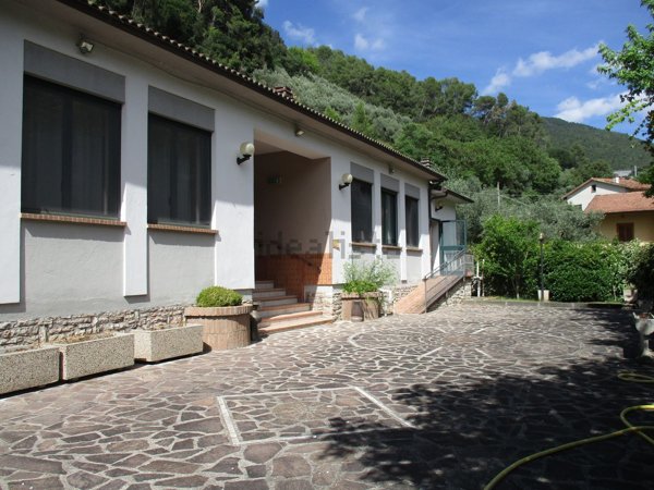 locale commerciale in vendita ad Arrone in zona Vallecupa