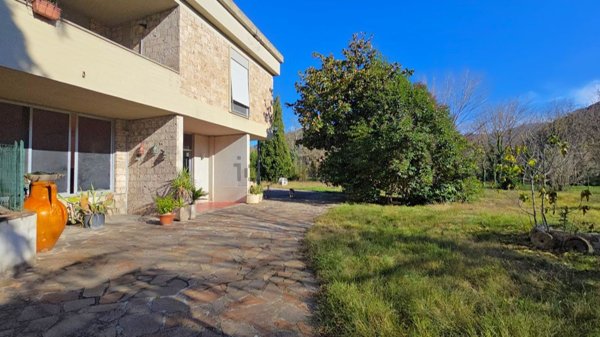 casa indipendente in vendita ad Arrone