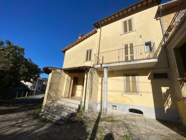 casa semindipendente in vendita ad Arrone in zona Castiglioni