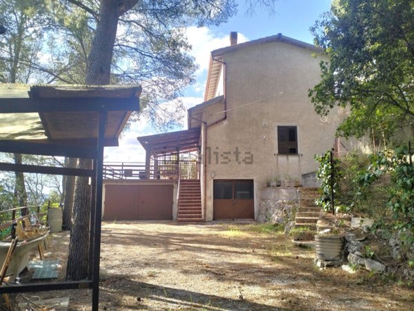 pentavano in vendita ad Arrone