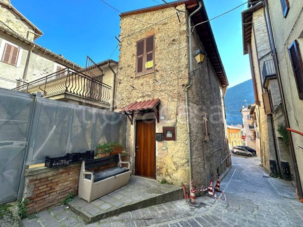 appartamento in vendita ad Arrone