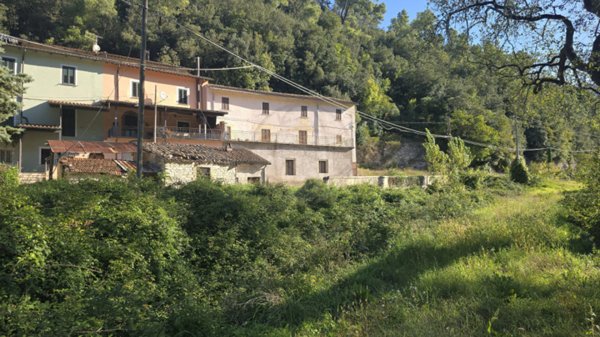 casa indipendente in vendita ad Arrone