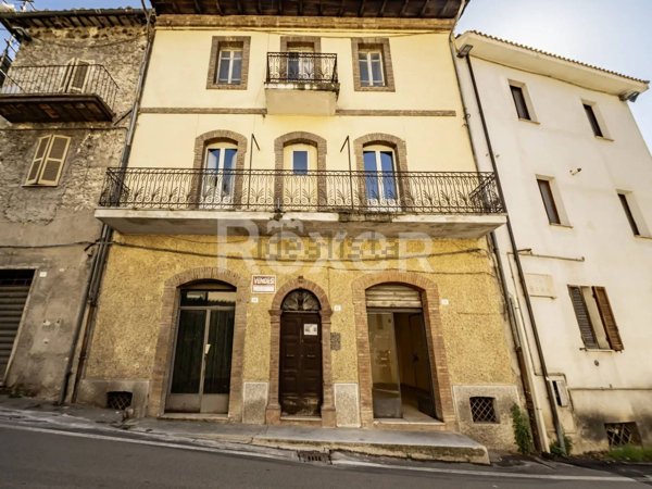 appartamento in vendita ad Arrone