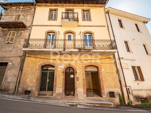 appartamento in vendita ad Arrone