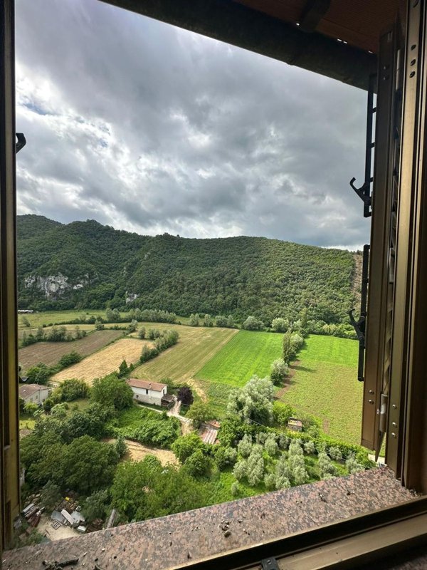 appartamento in vendita ad Arrone in zona Casteldilago