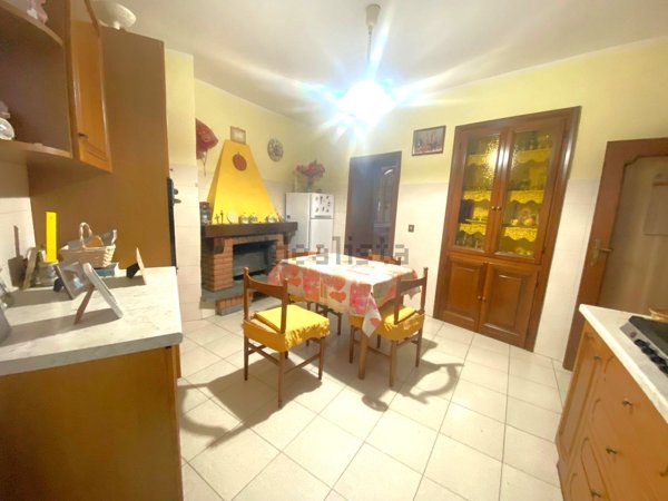 appartamento in vendita ad Arrone in zona Casteldilago