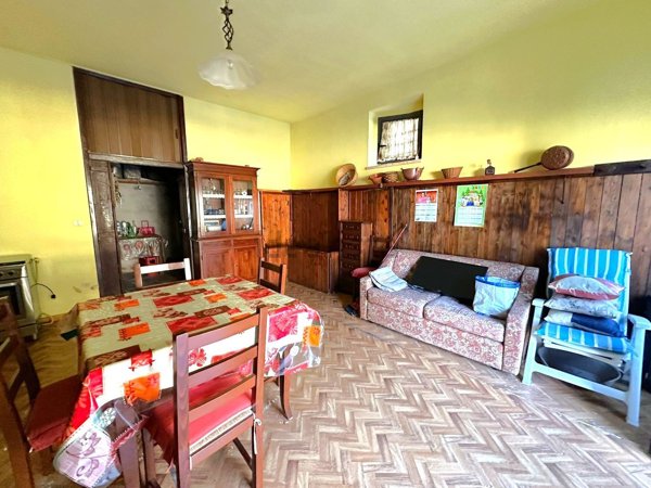 appartamento in vendita ad Arrone in zona Castiglioni