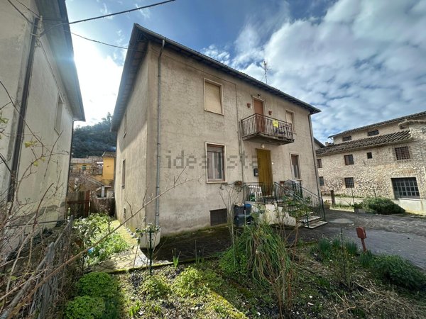 appartamento in vendita ad Arrone