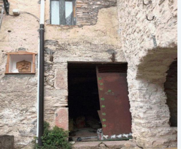 appartamento in vendita ad Arrone in zona Rosciano