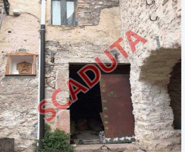 appartamento in vendita ad Arrone in zona Rosciano