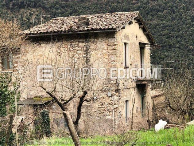 appartamento in vendita ad Arrone in zona Rosciano