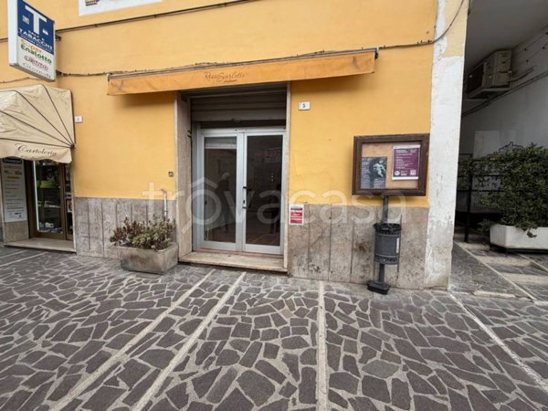 negozio in vendita ad Arrone