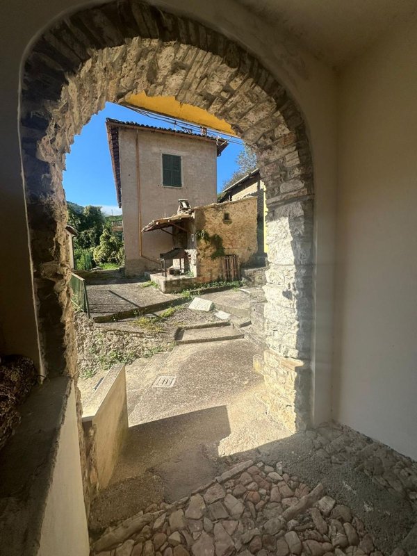 appartamento in vendita ad Arrone