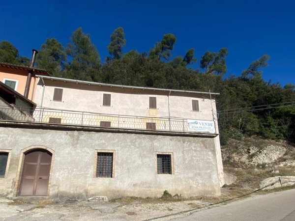 casa indipendente in vendita ad Arrone in zona Valleludra