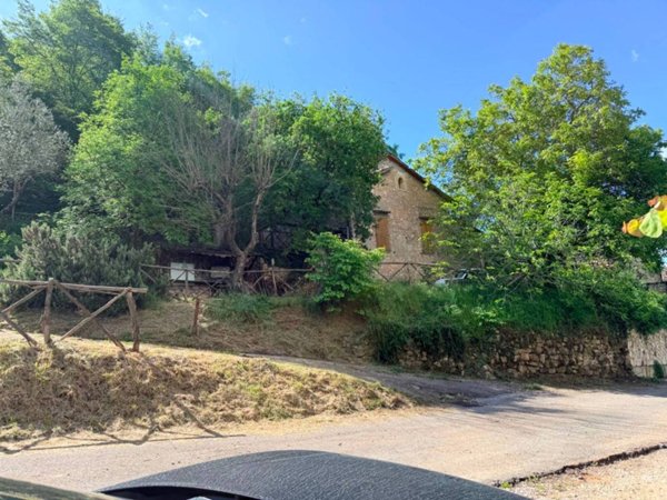 casa indipendente in vendita ad Arrone in zona Tripozzo