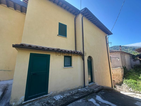 appartamento in vendita ad Arrone
